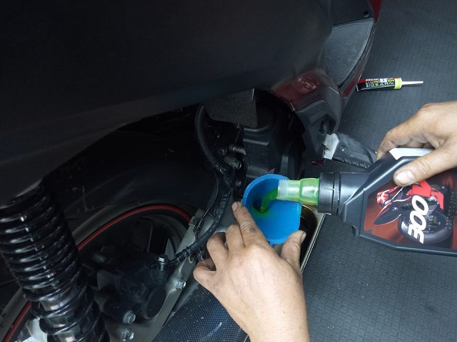 Xe tay ga vario xài motul 300v có được không - 3