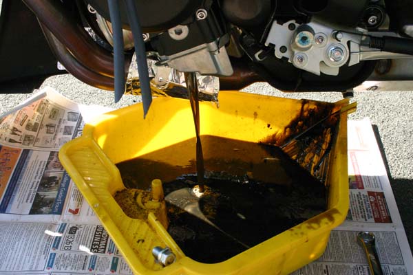 Hướng dẫn cách thay nhớt xe Yamaha R6