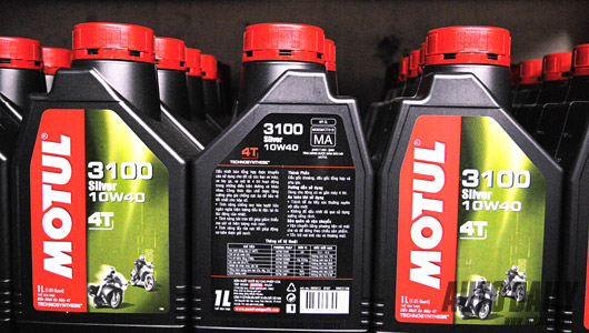 Xe số Jupiter Garvita nên sử dụng Motul 300V hay 3100 Silver?